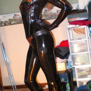 Latexmaus9450 aus Zwickau, 29 Jahre alt